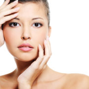 media 144743272231969800 ¿CÓMO AYUDAR A ELIMINAR OJERAS Y BOLSAS EN LOS OJOS?